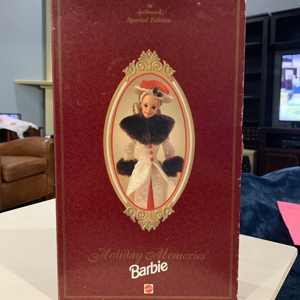 Hallmark Holiday Memories Barbie 1995 NIB